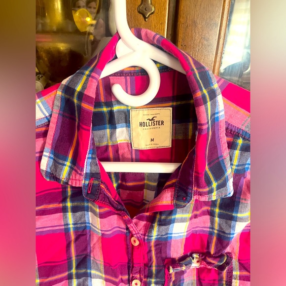 Women’s button up flannel looking blouse from Hollister. Pink and Blue. - Picture 2 of 2